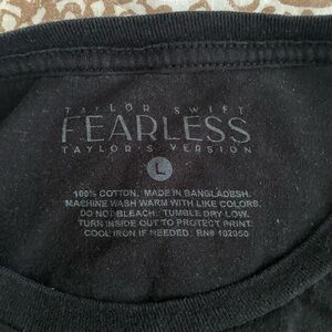 Taylor Swift Fearless (Taylor’s version) Black T-Shirt, Size Large